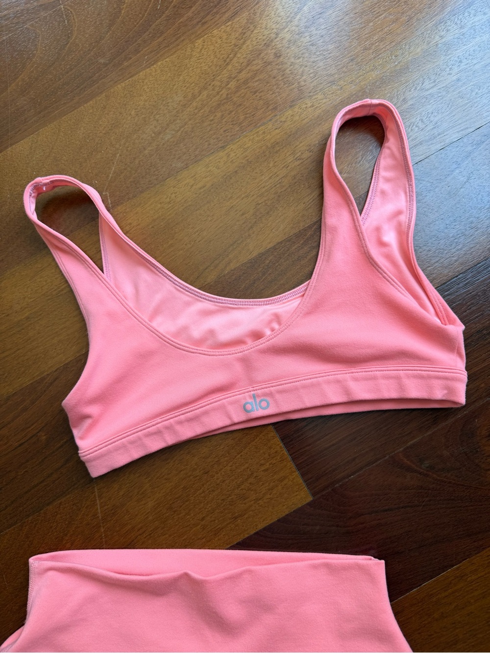 ALO Yoga Coral Yoga Set - Size Small - Picture 5 of 8